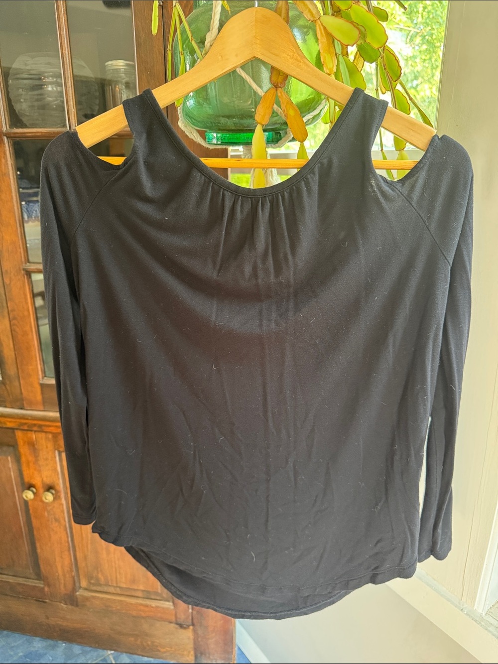 Old Navy Black Cold-Shoulder Long Sleeve Top